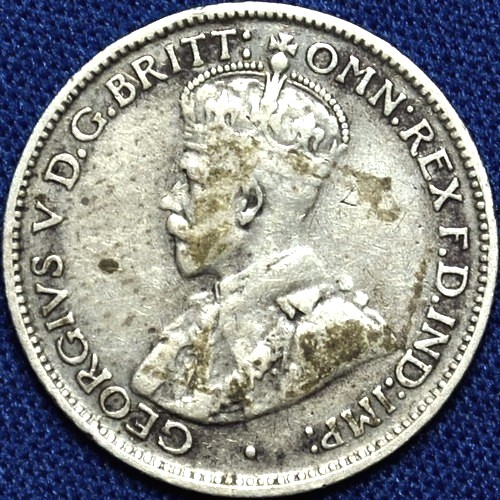 1935 Australian Sixpence, 'good Fine', die crack - Click Image to Close