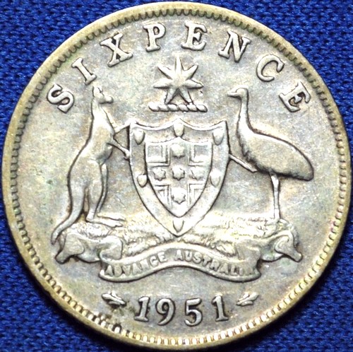 1951 (m) Australian Sixpence, 'average circulated' - Click Image to Close